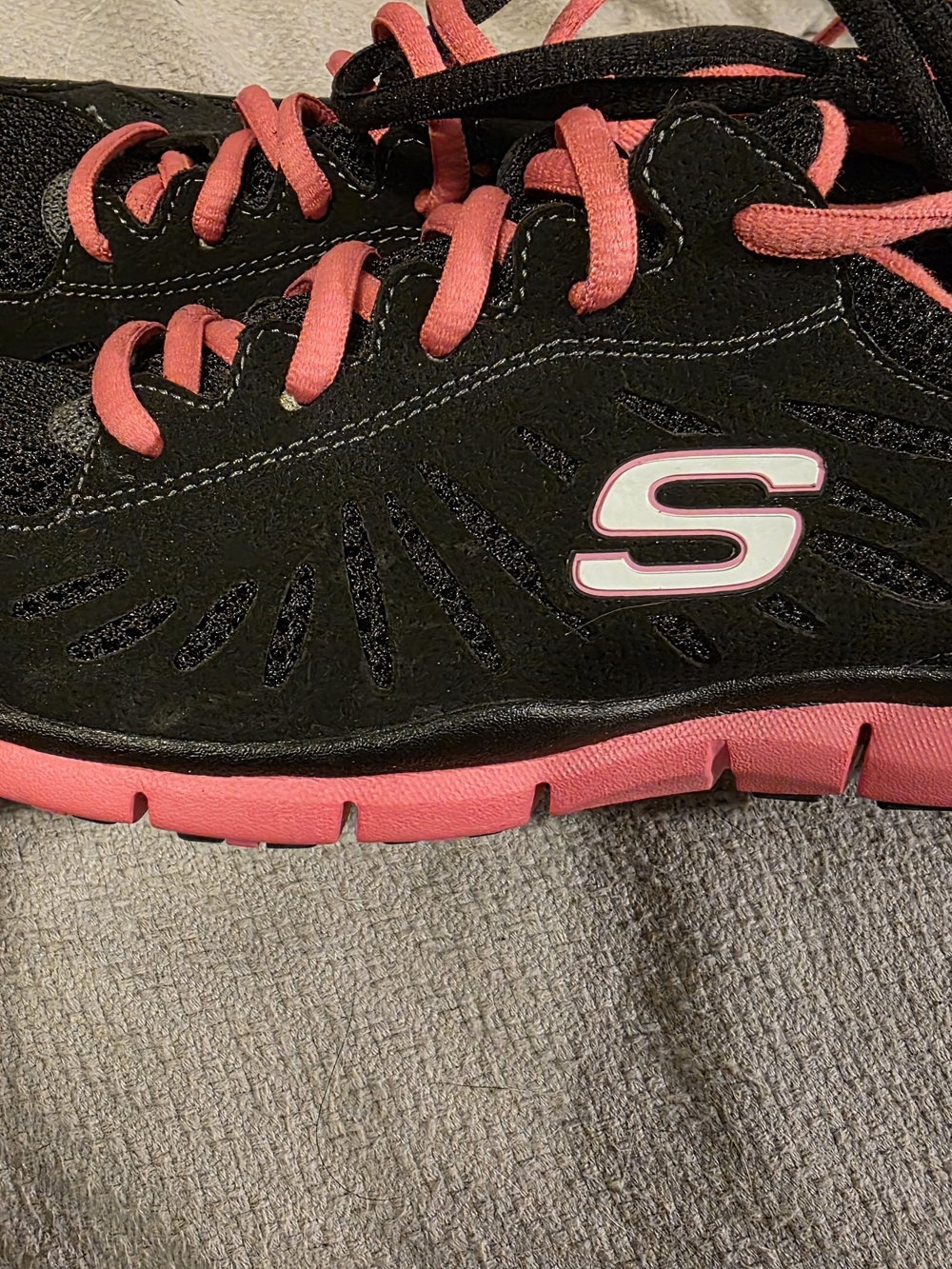 Skechers Black Flex Sneakers with Pink Accents